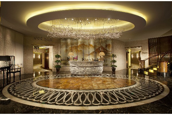 重庆按摩店遭遇暴力袭击，按摩师无辜被打！